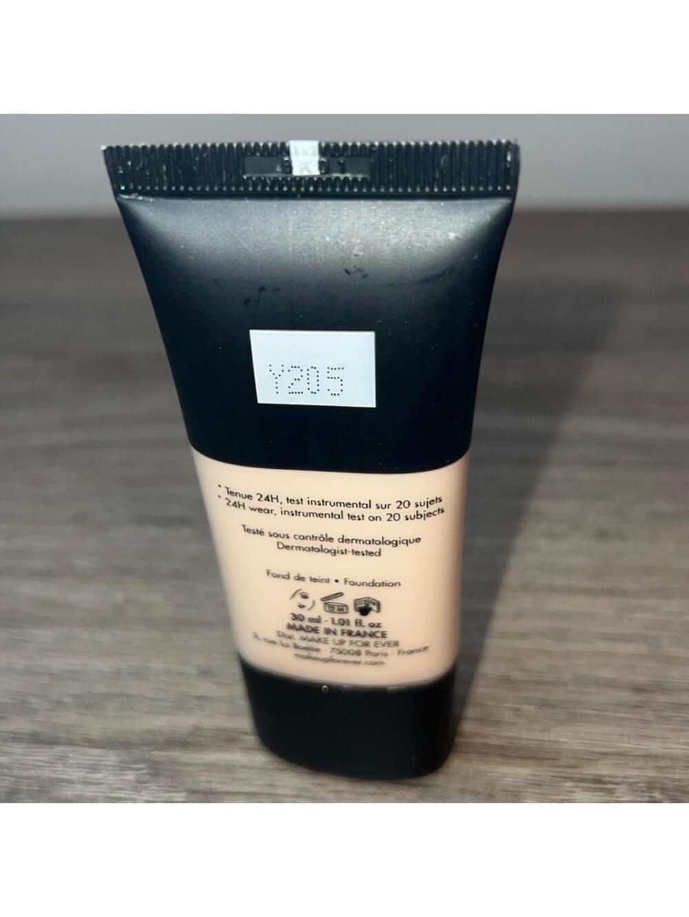 Make Up For Ever Matte Velvet Skin Foundation - Y205 - Picture 2 of 2